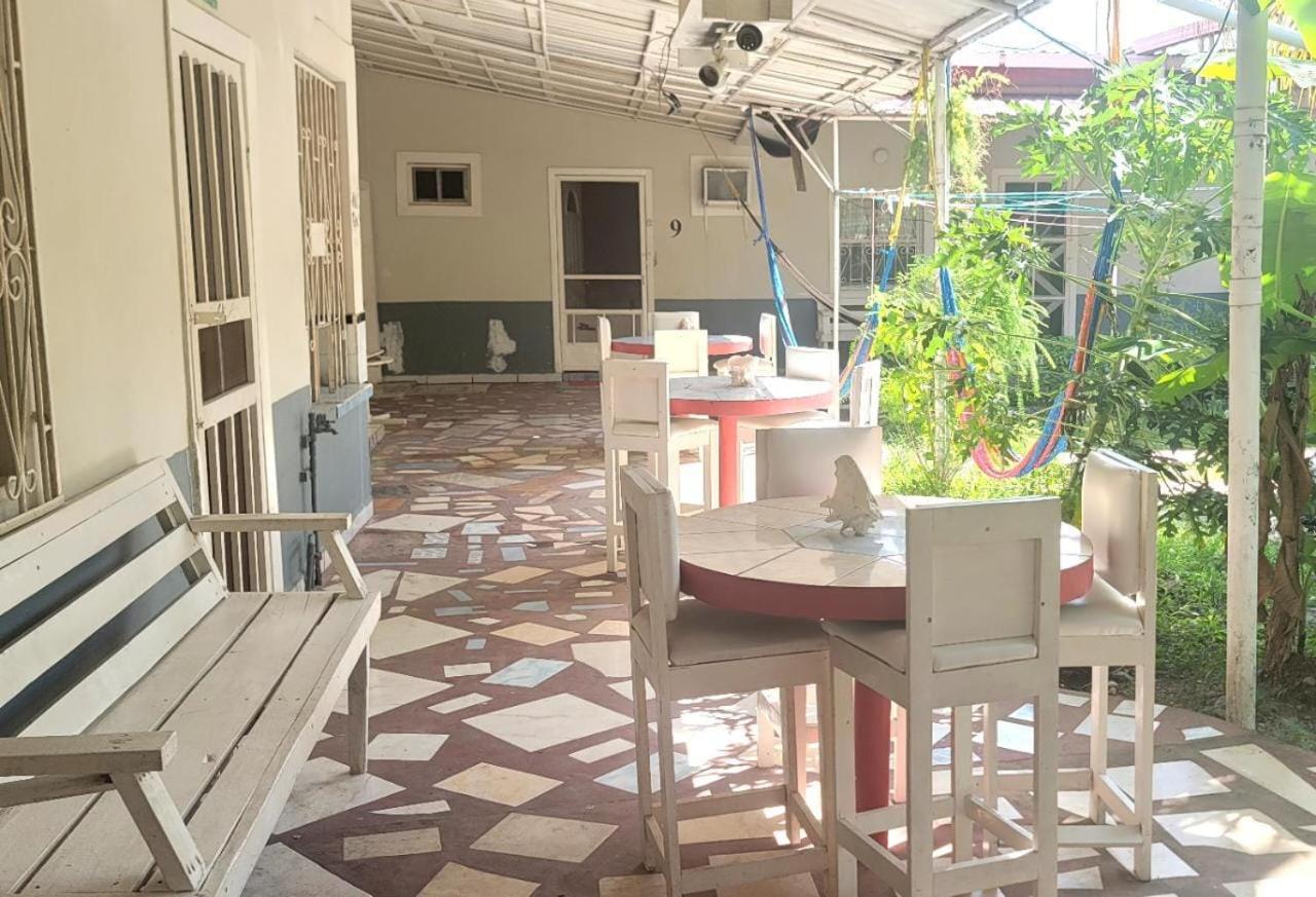 Hotel&Hostal Trinidad La Ceiba Eksteriør bilde